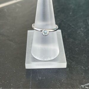 Elegant Sterling Silver Ring with Aquamarine Gemstone size 7